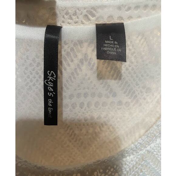Skye's the Limit Long Sleeve White Lace Blouse Size Large - Picture 3 of 5